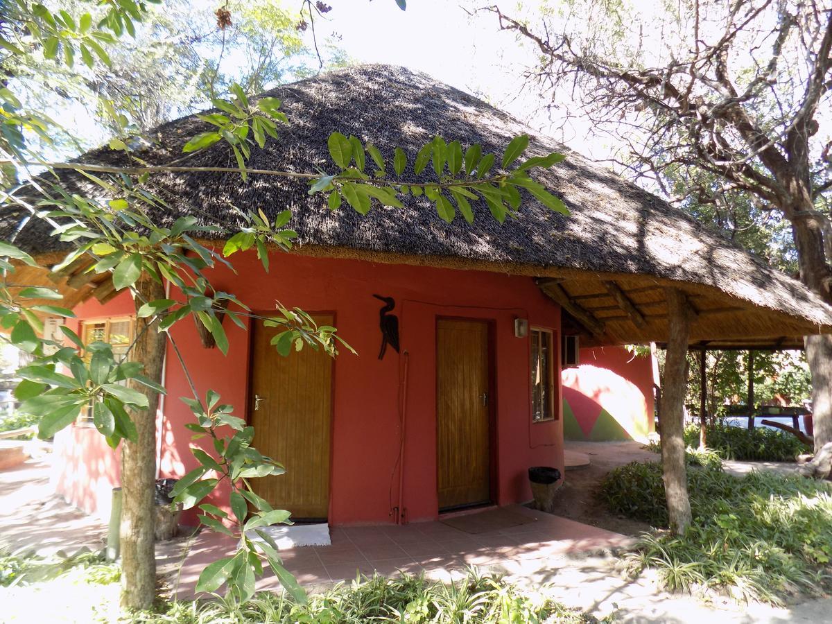 Jump Street Chalets Maun Exterior photo